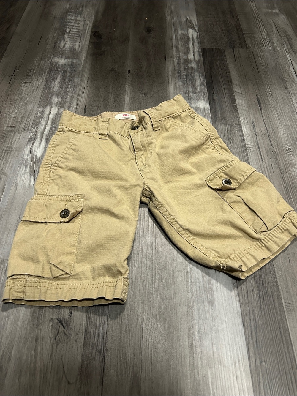 Boys' Levi's Cargo Shorts in Khaki - Classic Everyday Style